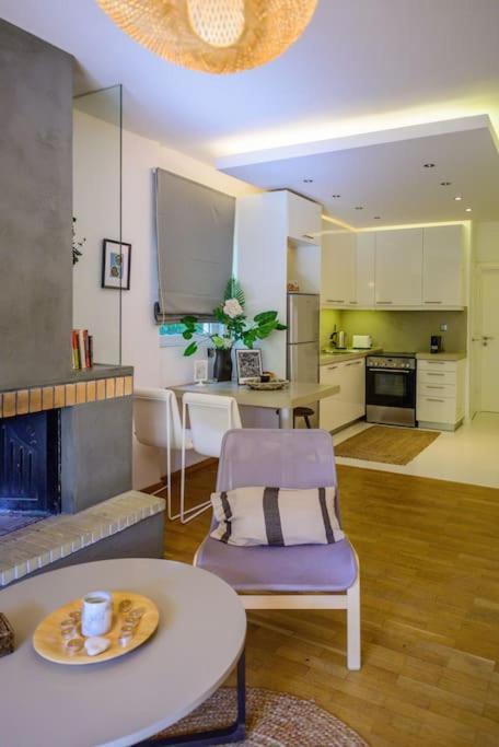 Апартаменты Seaside 2 Bedroom Boho Minimal 80m Beachfront *